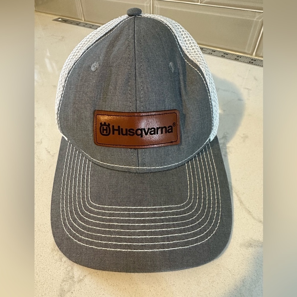 Genuine OEM‎ Husqvarna X-plorer Leisure Wear Upptack Gray White Hat